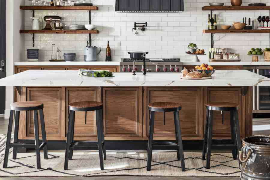 a traditional mechanicsville, maryland, kitchen, meticulously crafted.