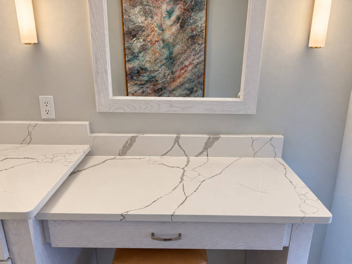 05-makeup-station-mirror