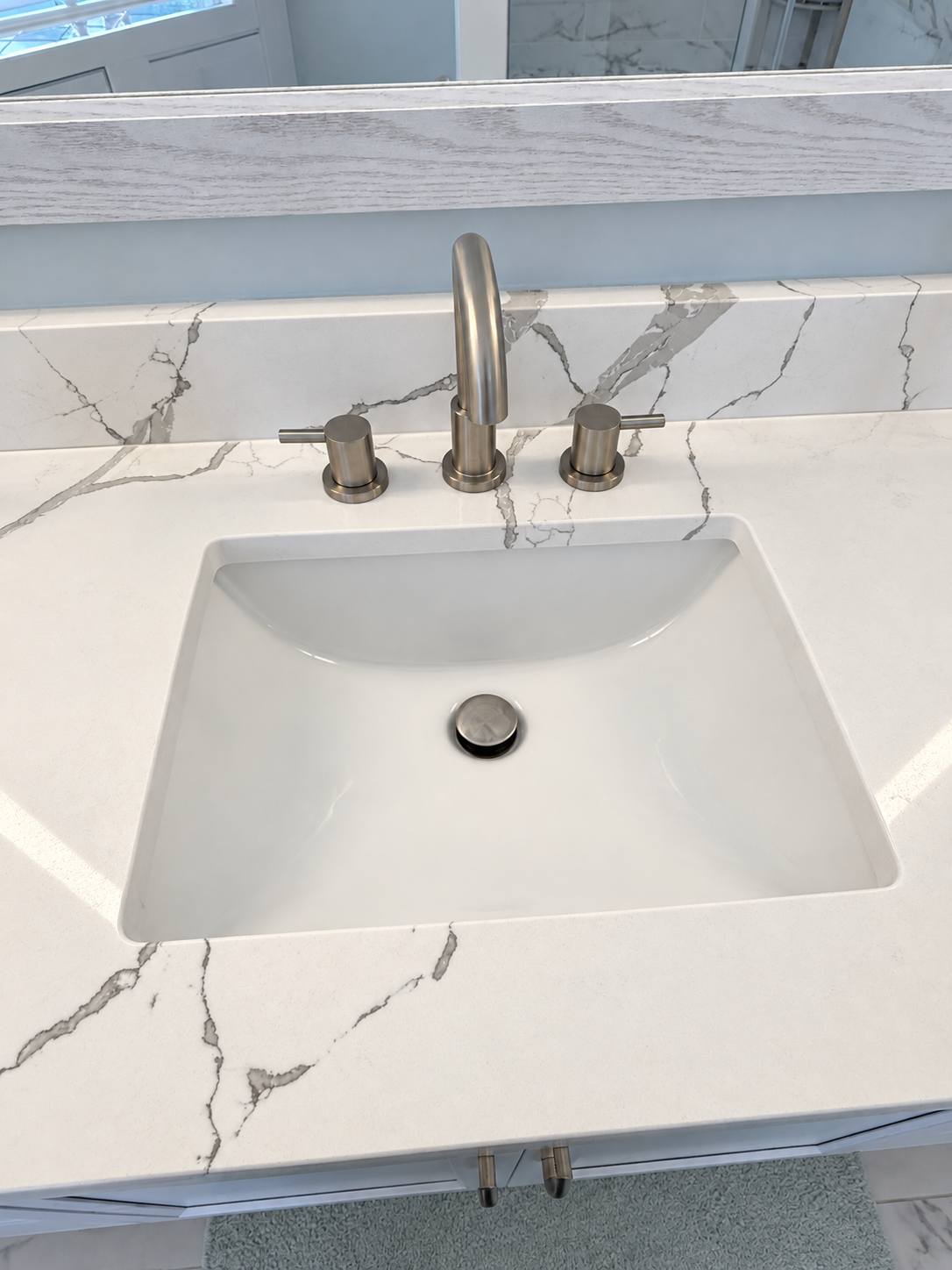 08-sink-and-faucet-detail